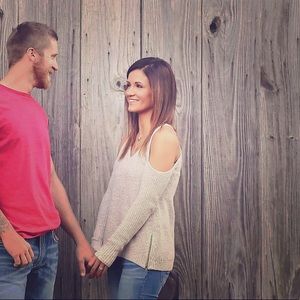 American Eagle Cold Shoulder V-Neck Sweater XS